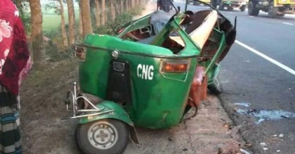 বগুড়ায় বাসচাপায় প্রাণ গেলো অটোরিকশাচালকের
