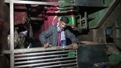 বগুড়ায় যাত্রীবাহী
বাস উল্টে নিহত ১