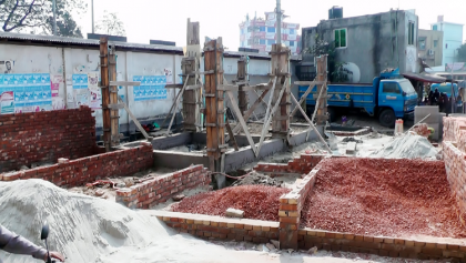 দরপত্র ছাড়াই পৌরসভার দোকান ঘর নির্মাণ!