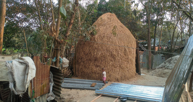 নন্দীগ্রামে প্রতিপক্ষের জায়গার উপর জোরপূর্বক ঘর করার চেষ্টা থানায় অভিযোগ