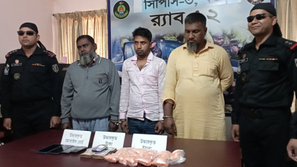 বগুড়ায় ইয়াবাসহ র‌্যাবের
অভিযানে গ্রেপ্তার ৩