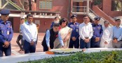 বঙ্গবন্ধুর সমাধিতে ভারতীয় হাইকমিশনারের শ্রদ্ধা
