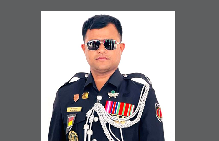 র‌্যাব ডিজি পদক পেলেন 
বগুড়ার নজরুল ইসলাম