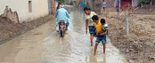 মাঝিহট্টে পানি নিস্কাশনে বাধা! পাকা রাস্তায়
 জলাবদ্ধতার সৃষ্টি, মানুষের চরম দুর্ভোগ