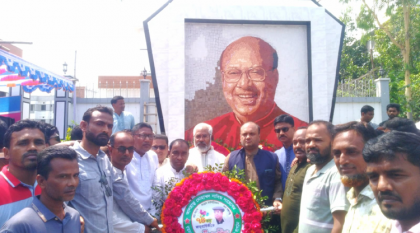 মোহাম্মদ নাসিমের জম্মদিনে ভাষ্কর্য উন্মোচন 