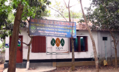 ব্যানারে সাপ্লিমেন্ট, প্রেসক্রিপশন করছে ঔষধও