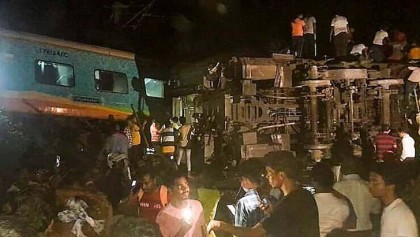 ভারতে ভয়াবহ ট্রেন দুর্ঘটনা
 এখনো শনাক্ত হয়নি ১০১ মরদেহ
