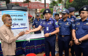 তীব্র দাবদাহ প্রশমনে বগুড়ায়
পুলিশের বিশুদ্ধ পানি সরবরাহ