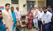 ধুনটে আদিবাসীদের মাঝে বিনামূল্যে
ঘরসহ হাঁস বিতরণ