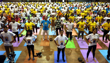 ঢাকায় আন্তর্জাতিক যোগ দিবস 
উদযাপন করলো ভারতীয় হাইকমিশন