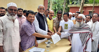 ধুনটের ৫৬টি এতিমখানায় প্রধানমন্ত্রীর
বরাদ্দকৃত চাল বিতরণ