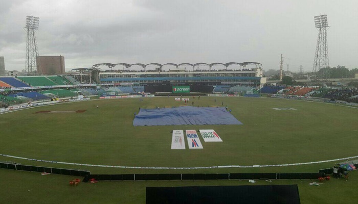 চট্টগ্রামে বৃষ্টির হানা, খেলা বন্ধ
