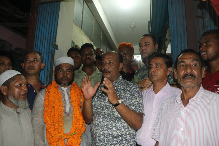গোবিন্দগঞ্জের তালুককানুপুর ইউপি
উপ-নির্বাচনে বিপুল ভোটে নৌকার জয়