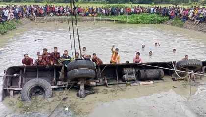 ঝালকাঠিতে দুর্ঘটনা: সেই বাসের চালক গ্রেপ্তার