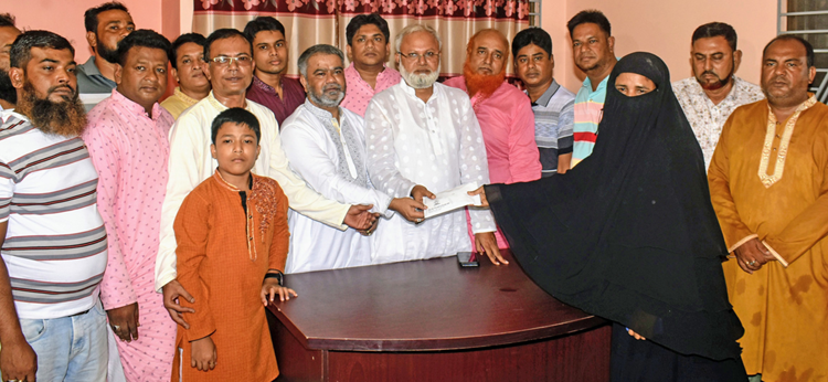পশ্চিম বগুড়া সিএনজিচালিত অটোরিক্সা মালিক সমিতির মৃত সদস্য পরিবারকে অনুদান প্রদান