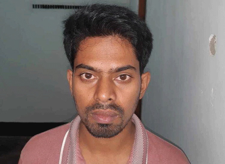 ধুনটে পরকীয়া প্রেমের ফাঁদে ফেলে শিক্ষিকাকে ধর্ষণ, যুবক গ্রেফতার