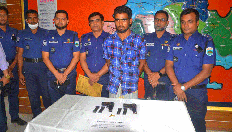 সীমান্ত থেকে ঢাকায় যাচ্ছিলো বিদেশী
আগ্নেয়াস্ত্রঃ বগুড়ায় আটক