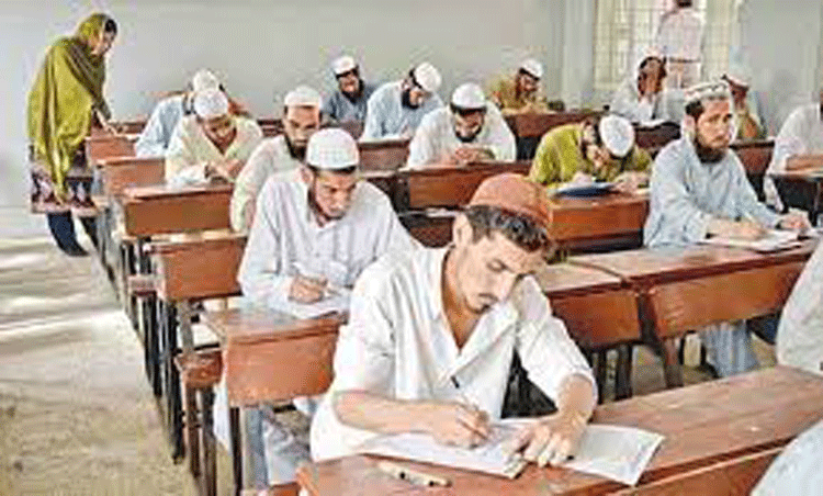 শিবগঞ্জে শান্তিপূর্ণভাবে  আলিম পরীক্ষা শুরু