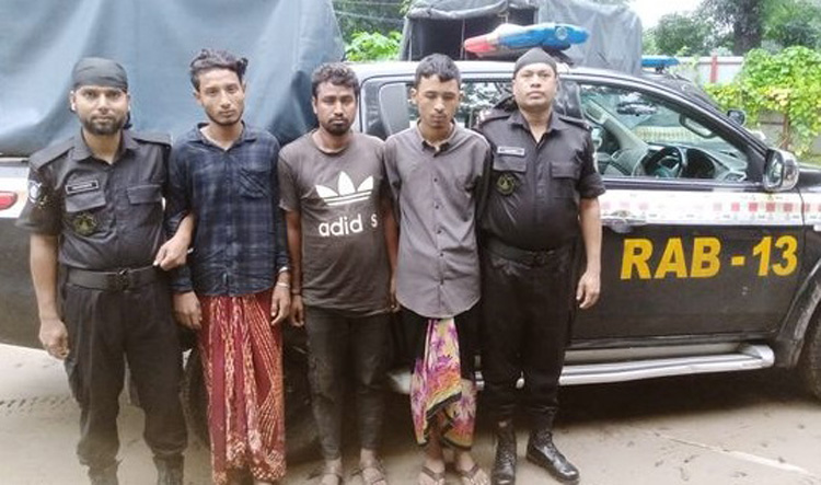 গোবিন্দগঞ্জে ফেনসিডিল ও গাঁজাসহ ট্রাক জব্দ, গ্রেফতার ৩