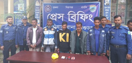 নন্দীগ্রামে পুলিশের অভিযানে ৫ জুয়াড়ী গ্রেপ্তার
