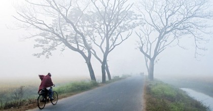 কুয়াশায় বেড়েছে শীত, আরও বাড়তে পারে
