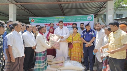 রাণীনগরে বিনামূল্যে কৃষি প্রণোদনার বীজ ও সার বিতরণের উদ্বোধন