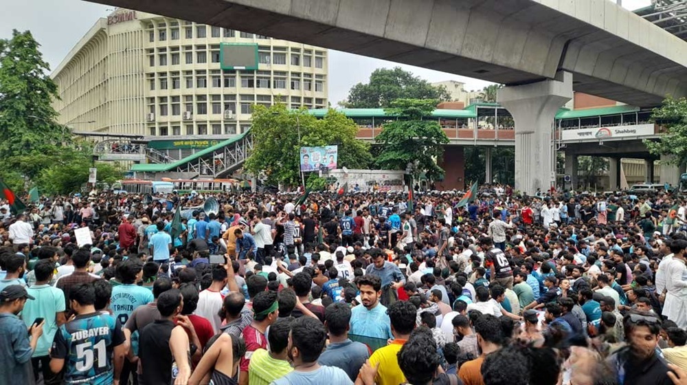 কোটা বাতিলের দাবিতে ফের শাহবাগ অবরোধ, যান চলাচল বন্ধ