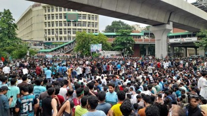 কোটা বাতিলের দাবিতে ফের শাহবাগ অবরোধ, যান চলাচল বন্ধ