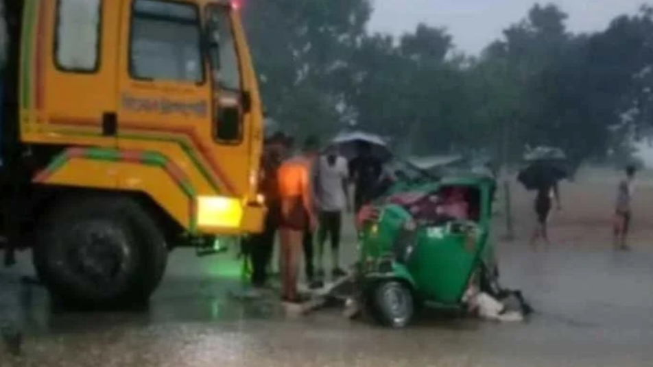 বগুড়ার শেরপুরে সড়ক দুর্ঘটনায়
একই পরিবারের ৩জনসহ নিহত ৪ 