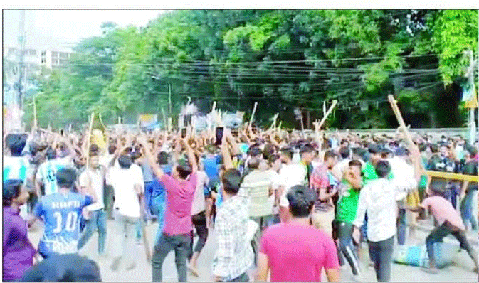 বগুড়ায় কোটা আন্দোলনকারীদের হামলায় পাঁচ সাংবাদিক আহত