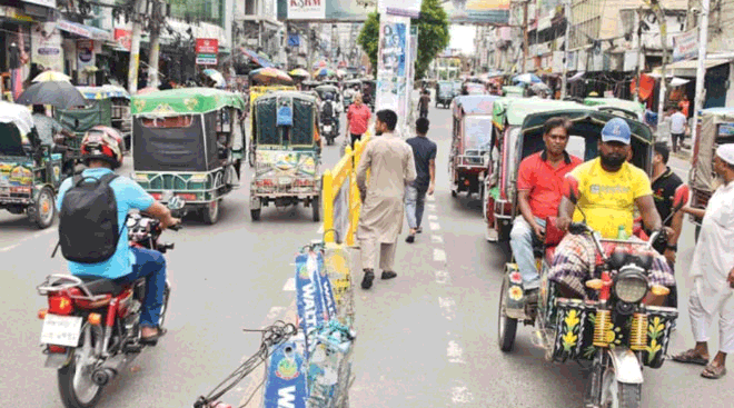 স্বাভাবিক হয়ে আসছে রাজশাহীর জনজীবন