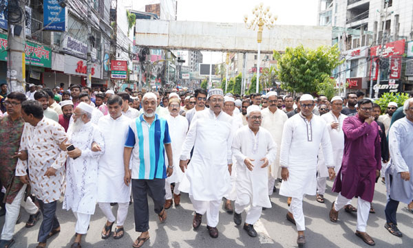 'যেকোন অরাজকতা রুখতে আমরা মাঠে ছিলাম, এখনো আছি’-রাসিক মেয়র
