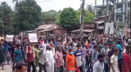 গাইবান্ধার পলাশবাড়ীতে এমপি- মেয়রের বাড়ী ভাংচুর,পৌরসভা কার্যালয় ও যানবাহনে আগুন