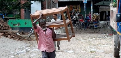 গোবিন্দগঞ্জে লুট হওয়া বেশ কিছু মালামাল উদ্ধার