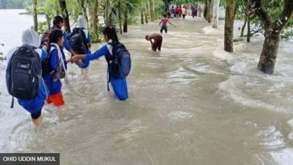 ভারত থেকে ঢুকছে পানি, বন্যায় তলিয়েছে ফেনী-কুমিল্লা অঞ্চল