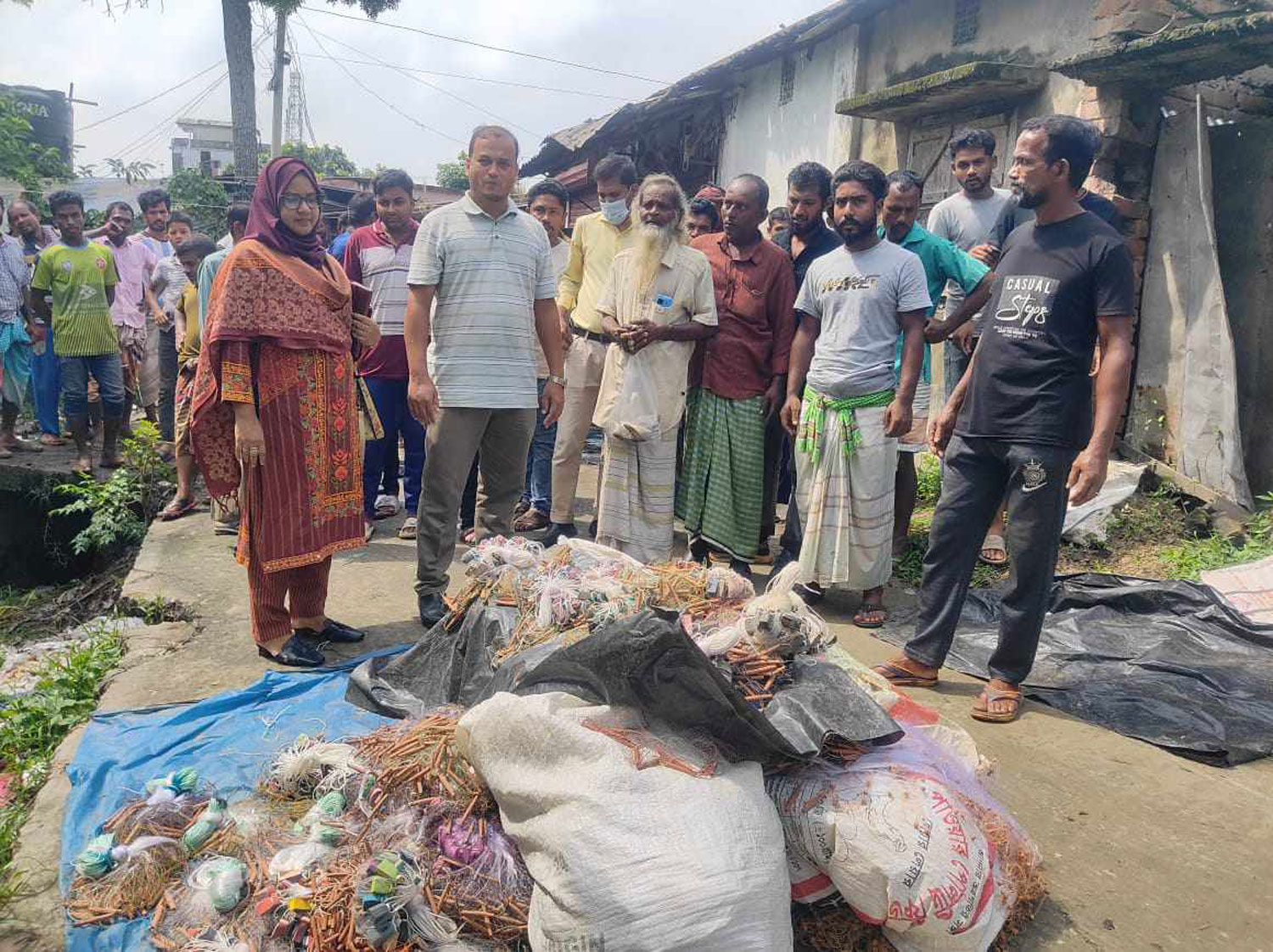 বড়াইগ্রামে অবৈধ কারেন্টজাল জব্দ 