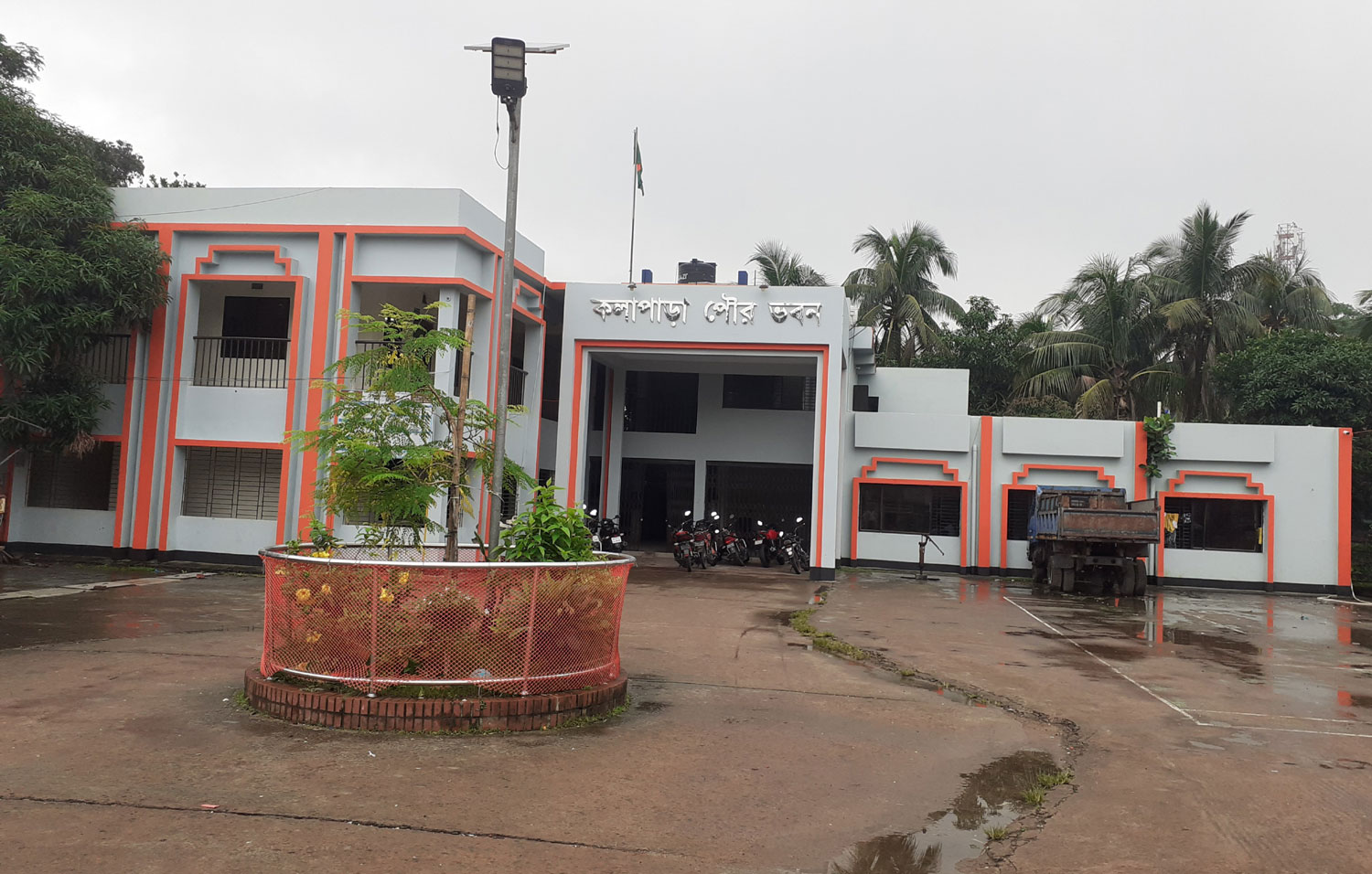 কলাপাড়া  পৌরসভার কোটি টাকার বকেয়া পানি বিলের তালিকায় প্রভাবশালীরা