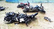 নদী দখল নিয়ে দু’উপজেলার সংঘর্ষ , পাঁচটি মোটরসাইকেল ভাঙচুর আহত—৩