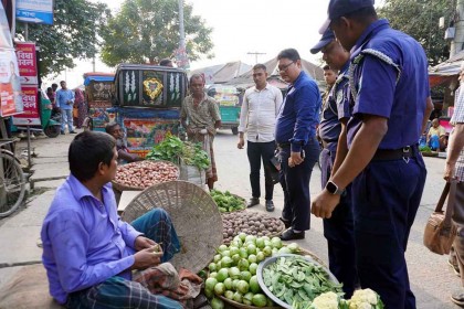 ধুনট বাজারে তিন ব্যবসায়ীর জরিমানা