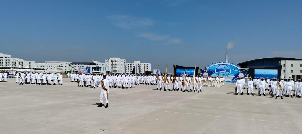 কলাপাড়ায় শের-ই বাংলা নৌ ঘাঁটিতে নৌবাহিনীর নবীন নাবিকের শিক্ষা সমাপনী কুচকাওয়াজ অনুষ্ঠিত