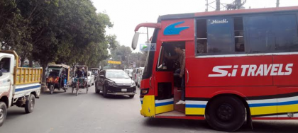 উল্টোপথে বাস, ভোগান্তিতে জনগণ