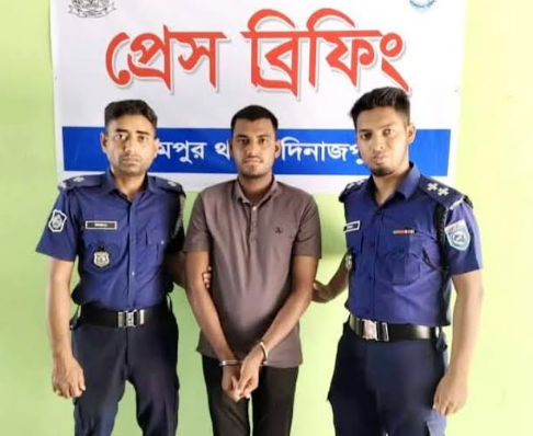 বিরামপুরে সেনাবাহিনীর ভুয়া আইডি কার্ড ও ওয়াকিটকিসহ গ্রেফতার ১