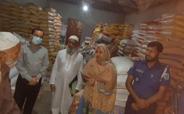 গঙ্গাচড়ায় পলিথিন গোডাউনে পরিবেশ অধিদপ্তরের অভিযান, ও পরদিন মেয়াদোত্তীর্ণ ওষুধ বিক্রির দায়ে জরিমানা