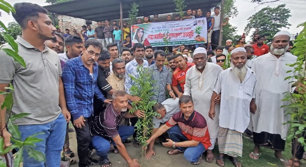 বগুড়ায় জুবাইদা রহমানের জন্মবার্ষিকীতে
বৃক্ষরোপণ ও দোয়া মাহফিল