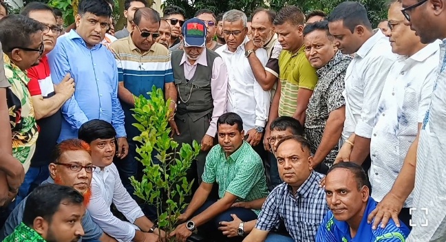 জুবাইদা রহমানের জন্মবার্ষিকীতে
বগুড়ায় যুবদলের ২০ হাজার বৃক্ষরোপণ