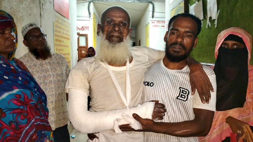 কলাপাড়ায় সাক্ষী দেওয়ায় চাচাকে পিটিয়ে হাত ভেঙে দিলো ভাতিজা;  আটক ১