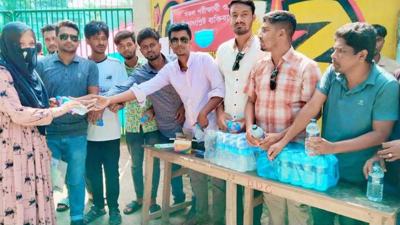 ধুনটে এইচএসসি পরীক্ষার্থীদের মাঝে ছাত্রদলের শিক্ষা উপকরণ বিতরণ