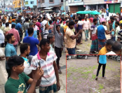 সড়কে কাঁচা মরিচ ফেলে প্রতিবাদ: আদমদীঘিতে চাষীদের মহাসড়ক অবরোধ, ব্যবসায়ী সিন্ডিকেটের বিরুদ্ধে বিক্ষোভ