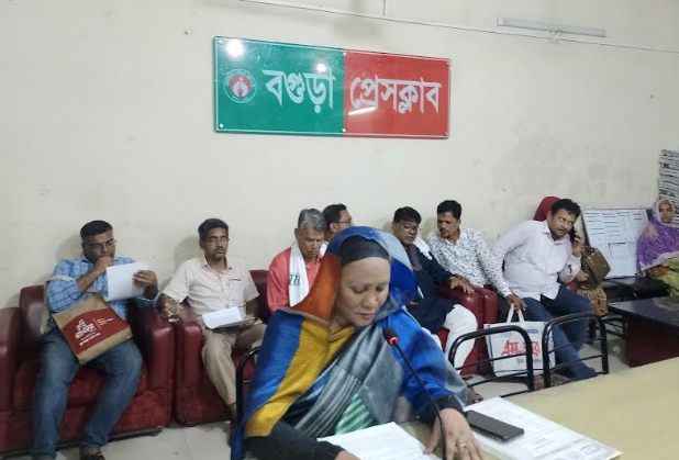 বগুড়া প্রেস ক্লাবে সংবাদ সম্মেলনে অভিযোগ: ইটভাটা আত্মসাতের অপচেষ্টায় অভিযুক্ত আজিমুল হক