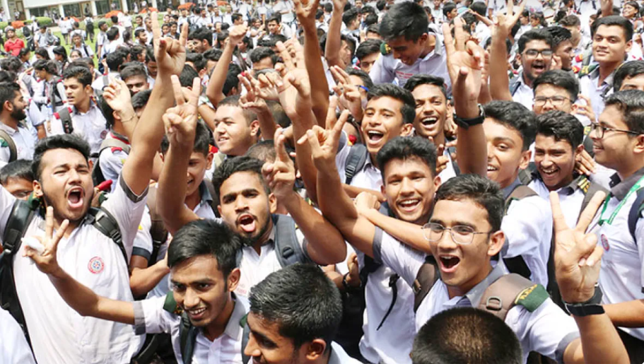 এসএসসি ও সমমান পরীক্ষার ফল প্রকাশ: পাসের হার ও জিপিএ-৫ উভয়ই কমেছে